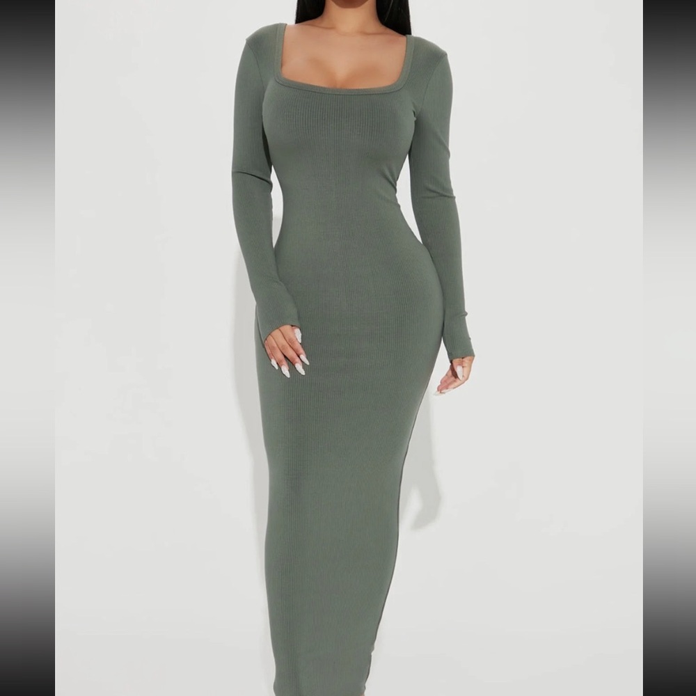 Long sleeve snatched maxi dress